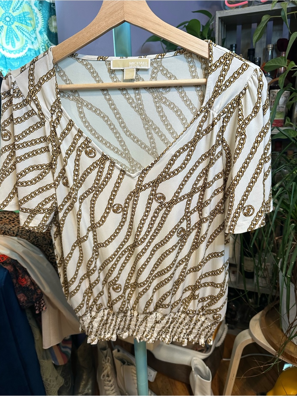 Michael Kors Cream Chain-Print V-Neck Short Sleeve Top